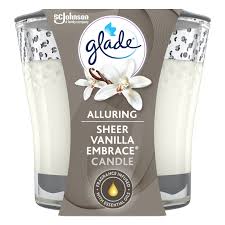 Glade Sheer Vanilla Embrace Candle 96g